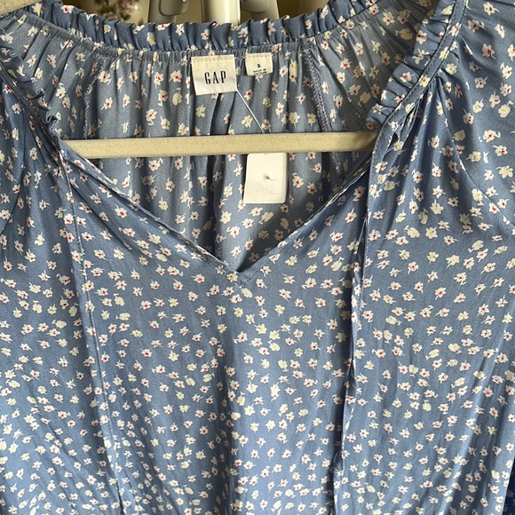 💙GAP Ruffle Neck Floral Print Chiffon Blouse-Long Sleeve & Tie-Light Blue-EUC - Picture 6 of 14